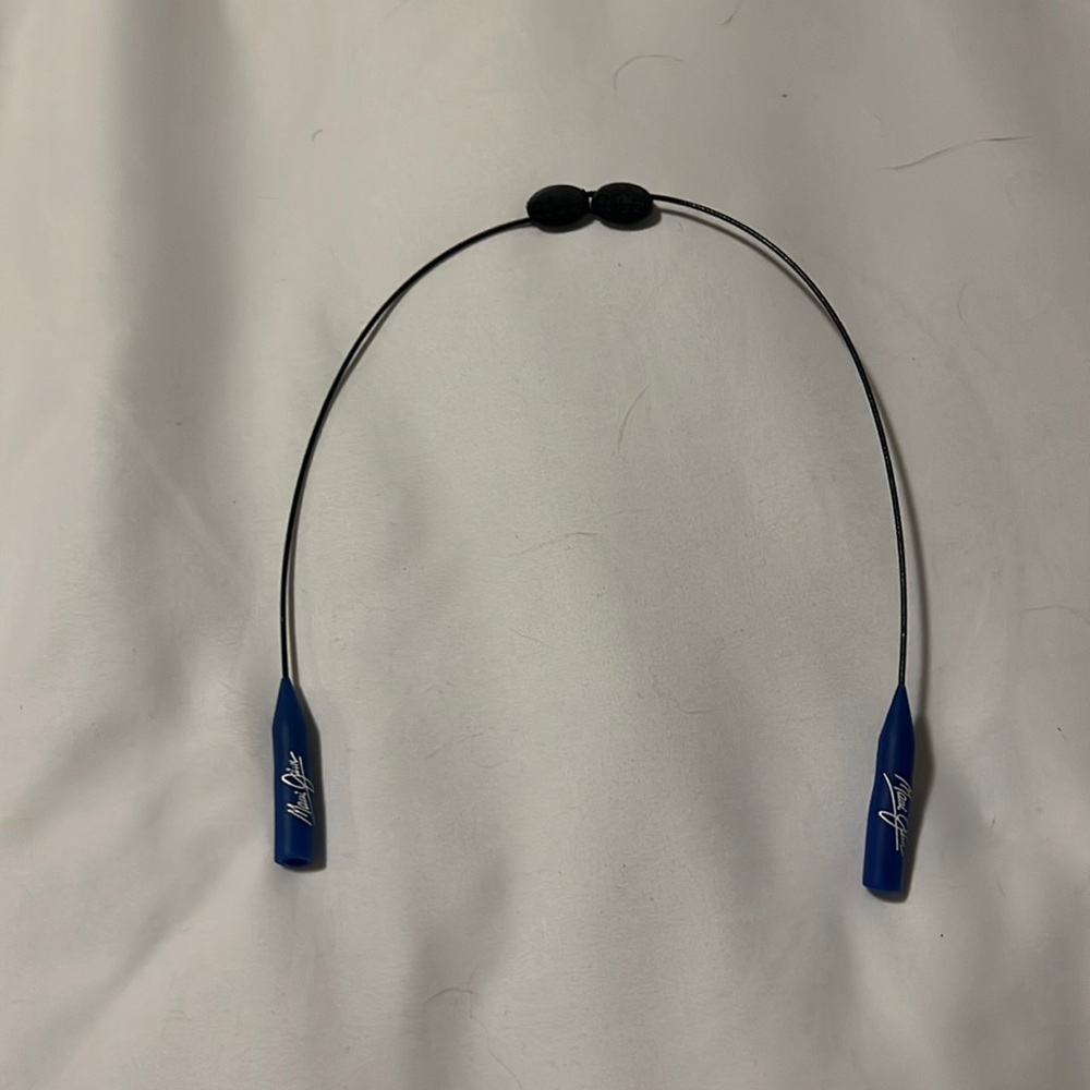 Maui Jim adjustable wire croakies.